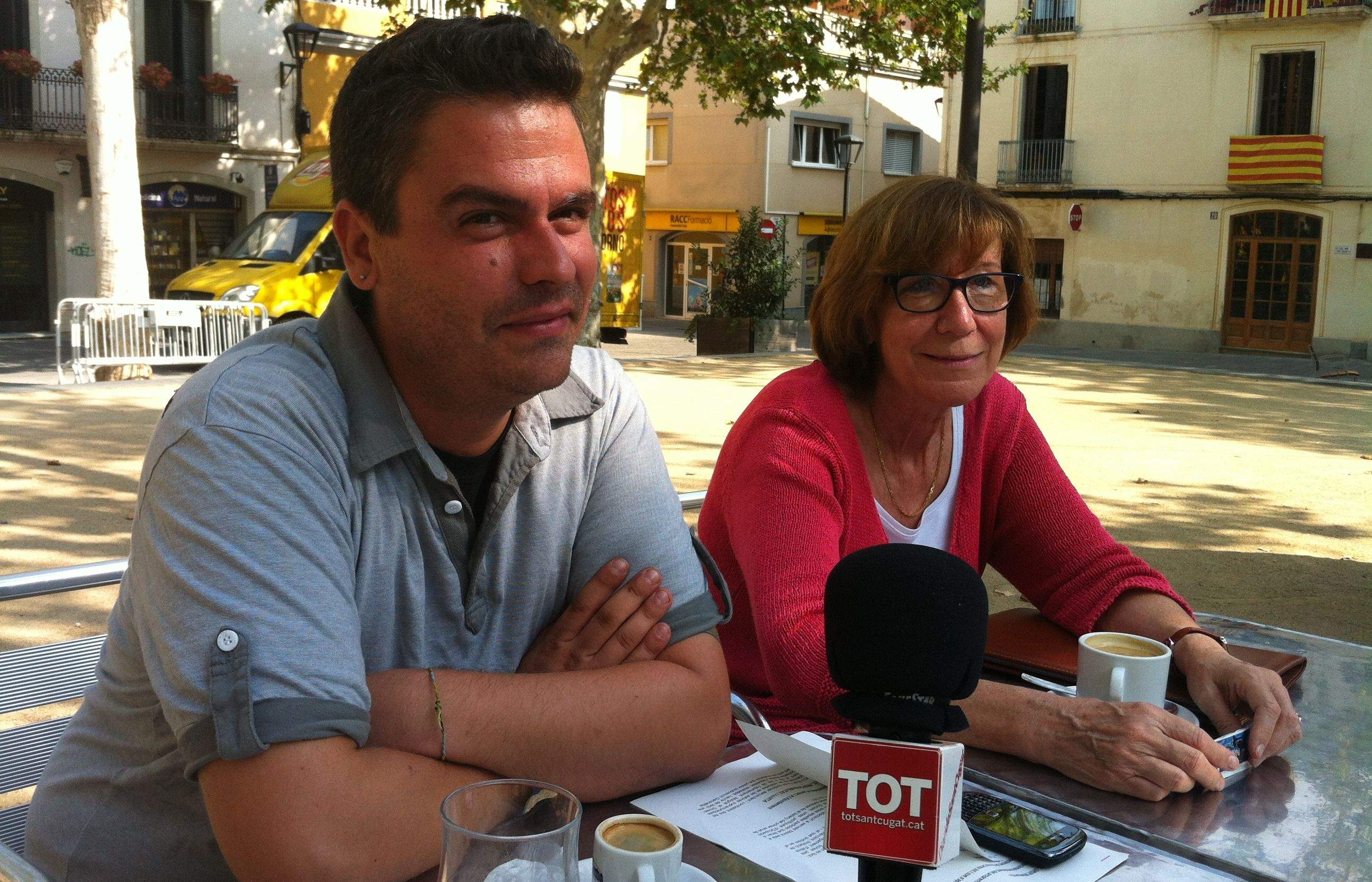 Joan Caldero i Roser Casamitjana a la plaça de Barcelona FOTO: JR Armadàs