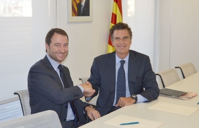 El conveni va ser signat per Josep Moragas, conseller delegat d'ACC1Ó i Jaume Guardiola, conseller delegat de Banc Sabadell. FOTO: Cedida