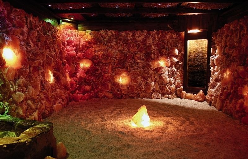 Se situa a l'Av. de la Clota, 14, local 1