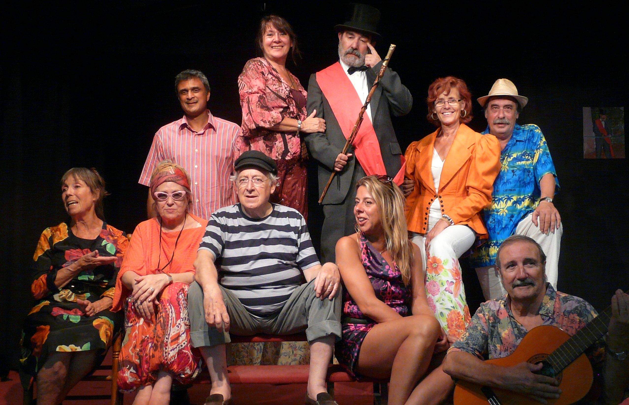 Els actors i actrius durant l'assaig. FOTO Cedida