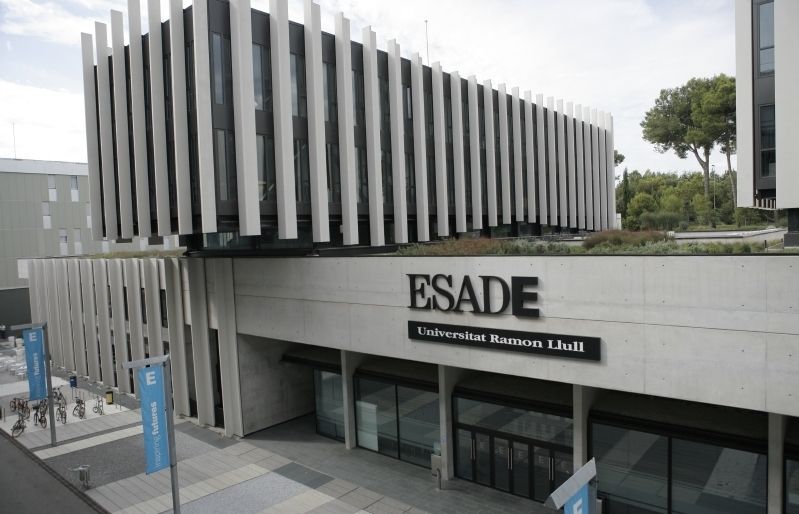 La prestigiosa escola Esade està ubicada a Sant Cugat. FOTO: Artur Ribera