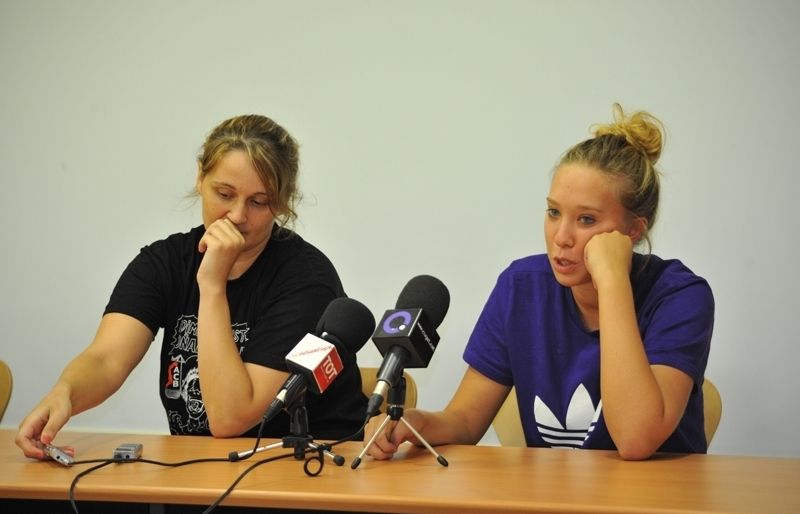 Dues jugadores de l'equip, en la presentació. FOTO: Artur Ribera
