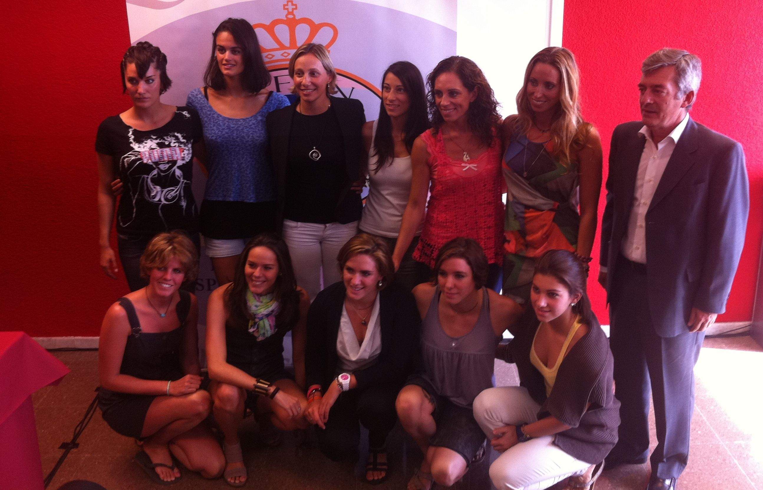 Gemma Mengual, al costat del president de la Federació Espanyola de Natació. FOTO: À.L.P.