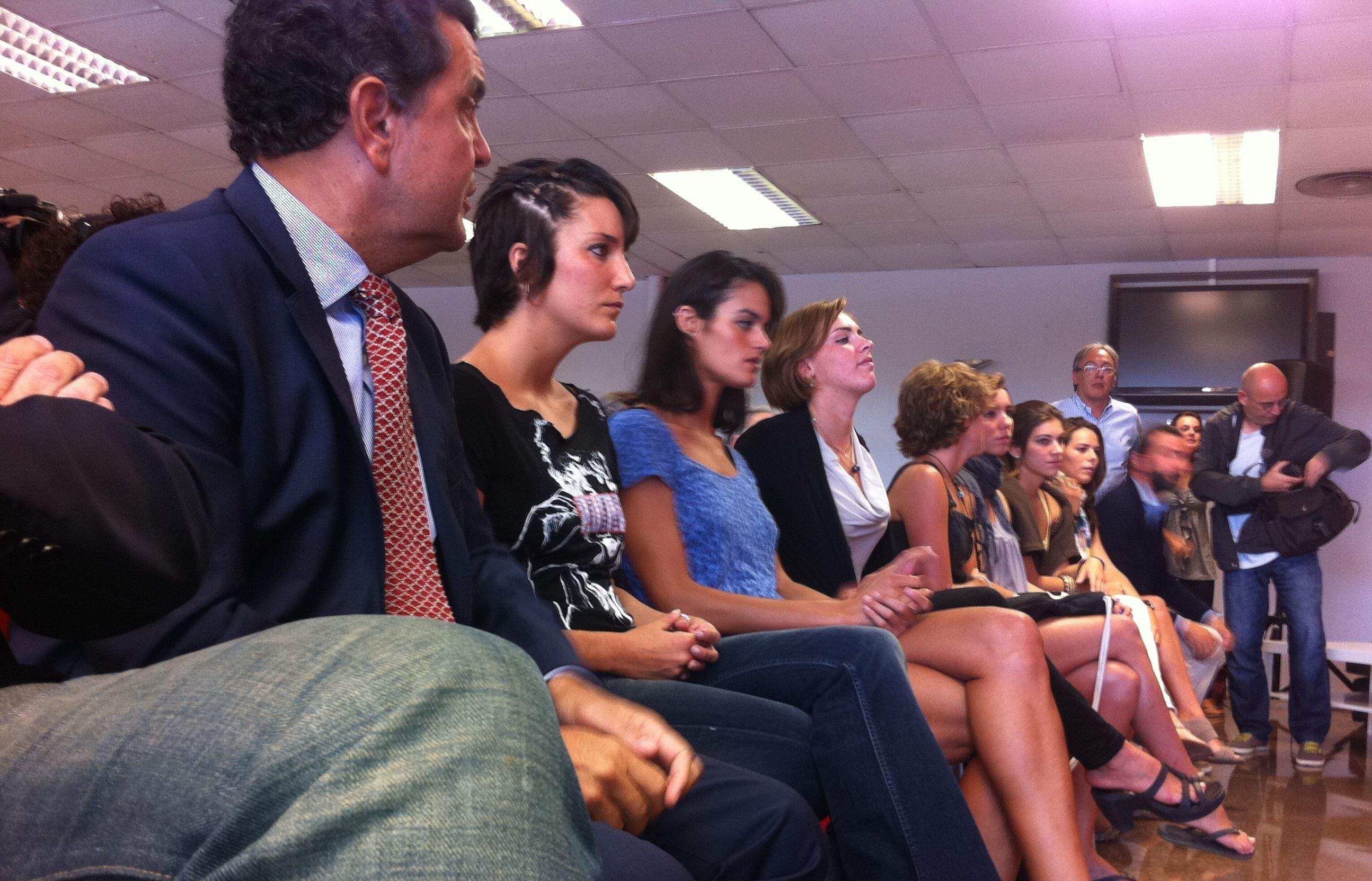 Andrea Fuentes, al costat del president de la Federació Catalana de Natació. FOTO: À.L.P.