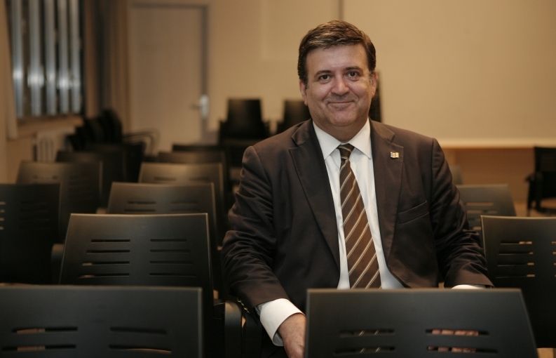 Alfons López Tena a la Casa de Cultura FOTO: Artur Ribera