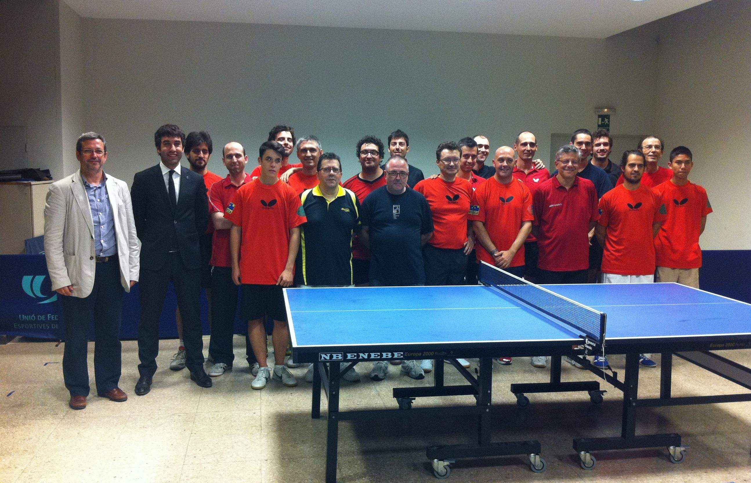 Fotografia de família de la secció, amb Tizón, Feixas i Minguell. FOTO: Àlex López Puig