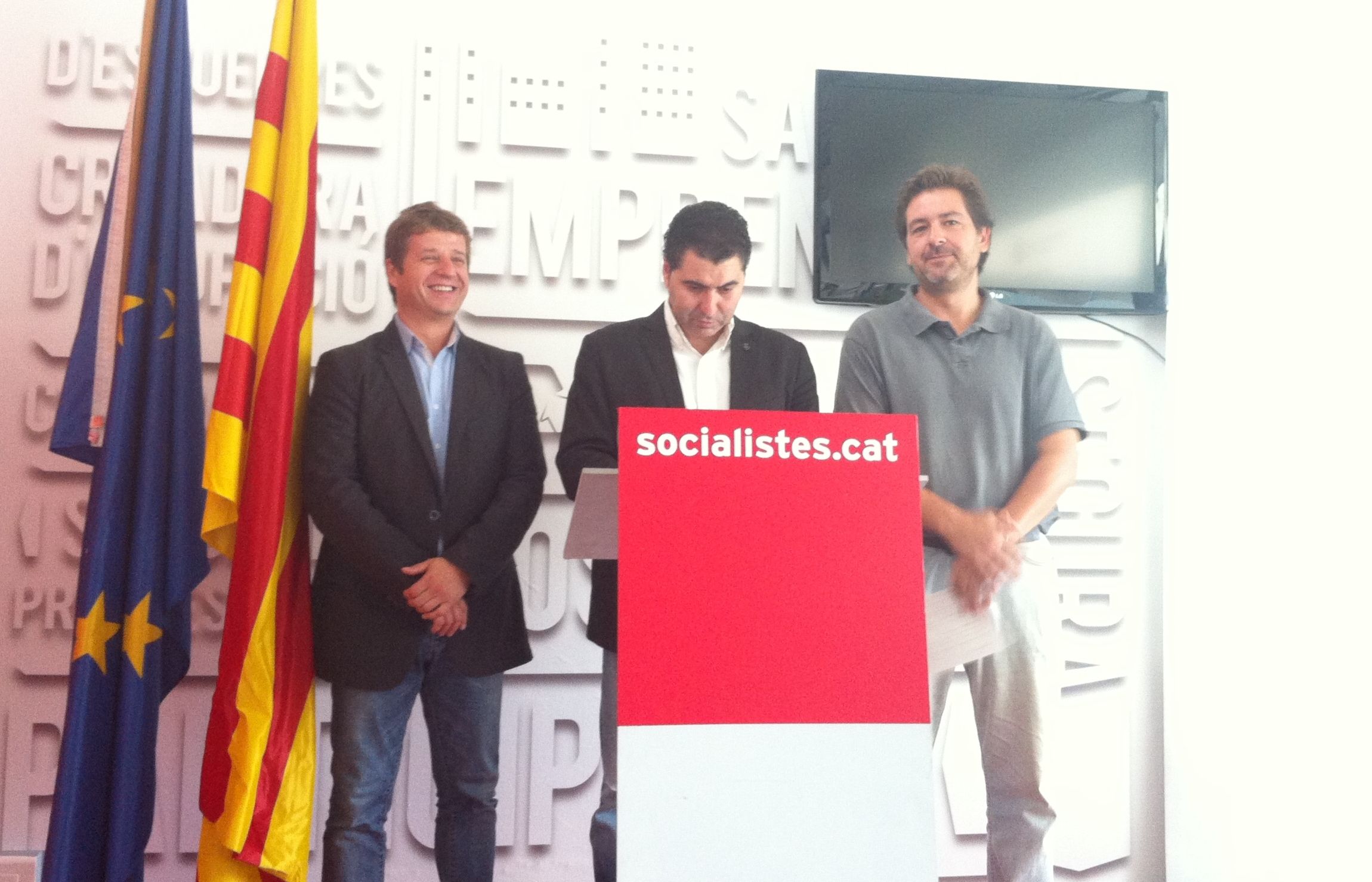 La cúpula local del PSC a la seva seu FOTO: JR Armadàs 