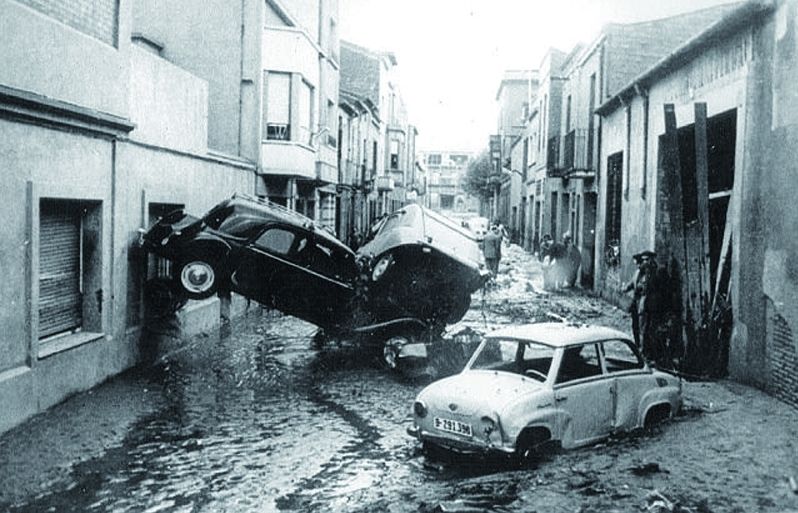 Segons les dades públiques van ser 600 els morts però crec que en van passar del miler ja que nhi havia de no censats. FOTO: Arxiu