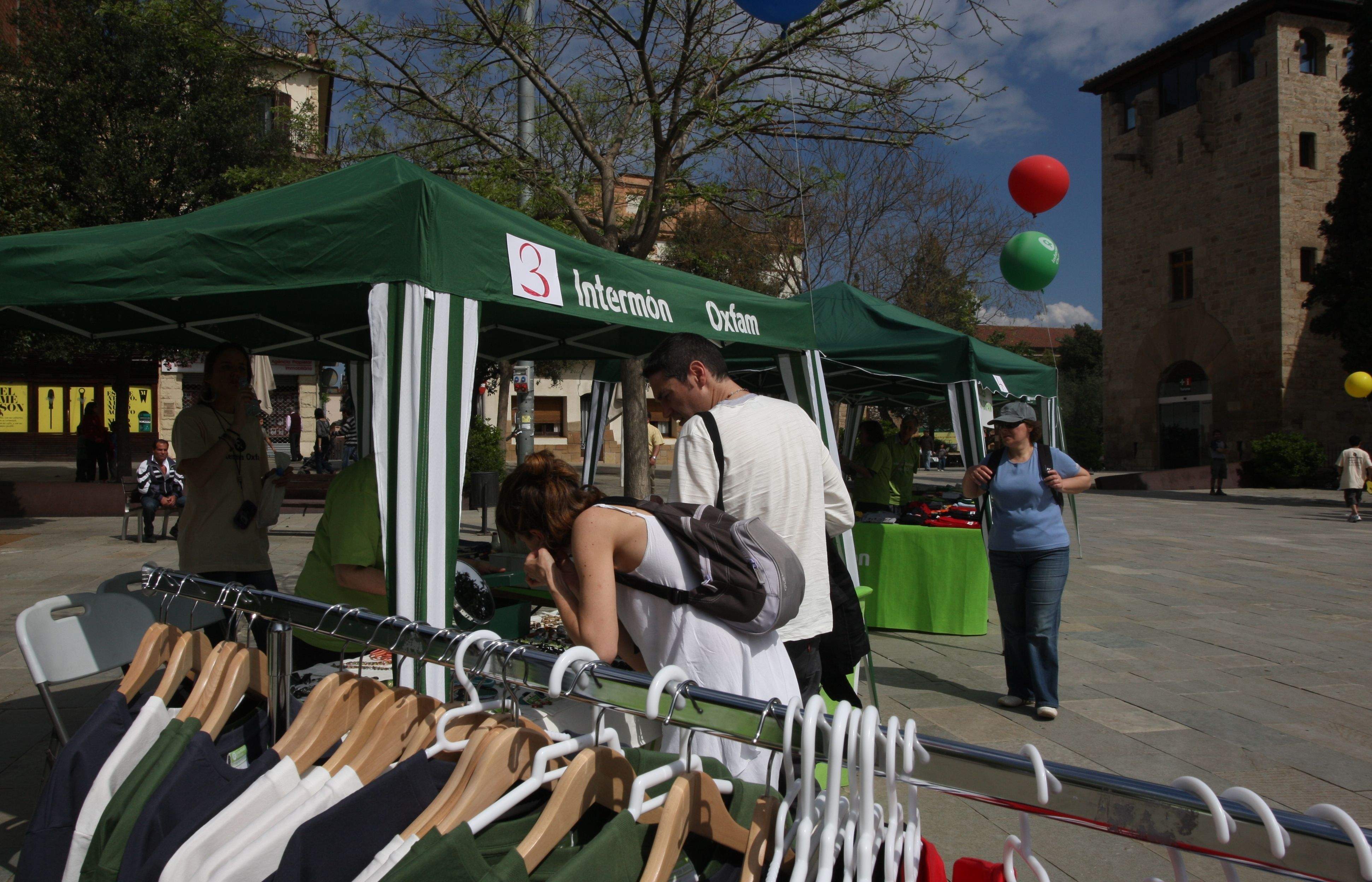 Una de les jornades de comerç just que organitza l'ONG. FOTO: Cedida