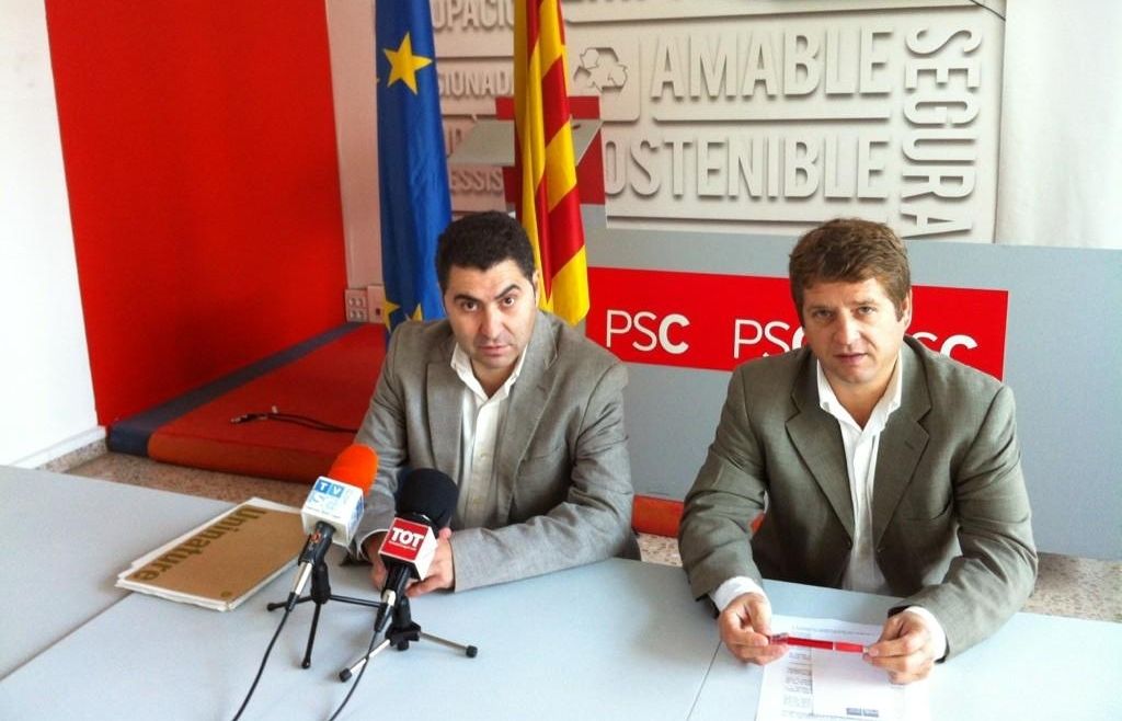 Ferran Villaseñor (esquerra) i Pere Soler a la seu del PSC FOTO: JR Armadàs