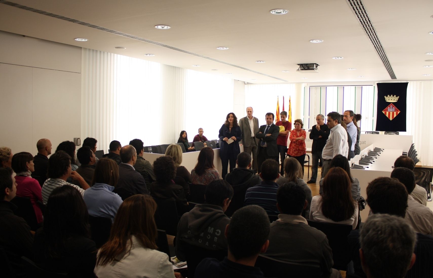 Acte de benvinguda dels 43 santcugatencs del Pla d'Ocupació Municipal. FOTO: Localpres