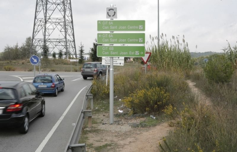 Els accessos a Can Sant Joan són inaccessibles a peu FOTO: Artur Ribera 