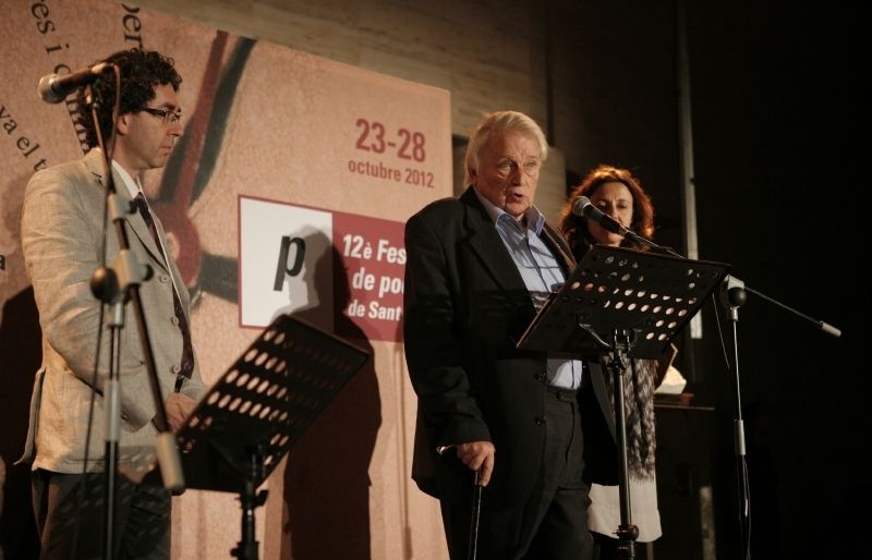 Acte d'inauguració del 12è Festival de Poesia al Vestíbul del Teatre-Auditori. FOTO: Artur Ribera