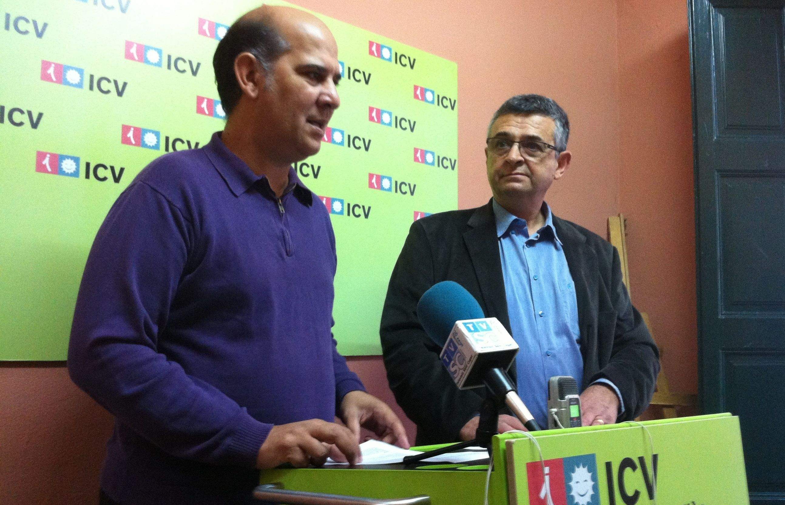 Xavier Boix i Salvador Milà a la seu local d'ICV FOTO: JR Armadàs