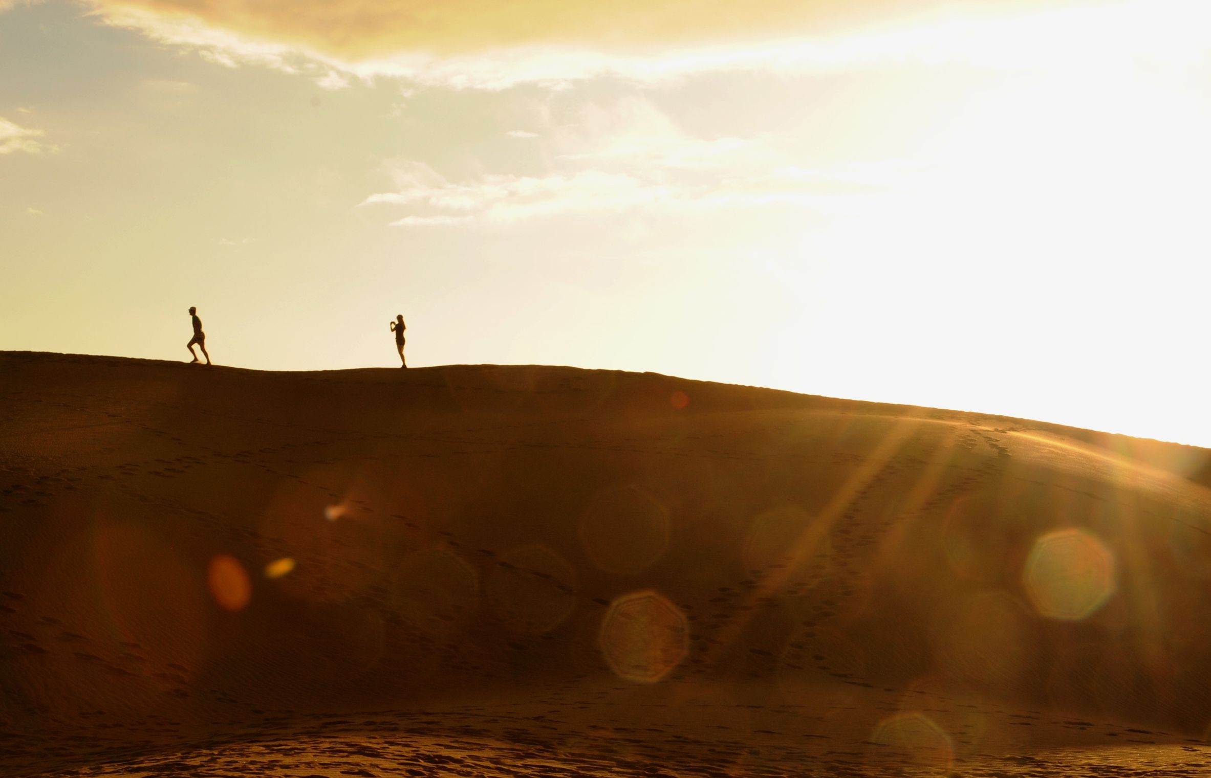 Contrastos de sol i ombra a Maspalomas