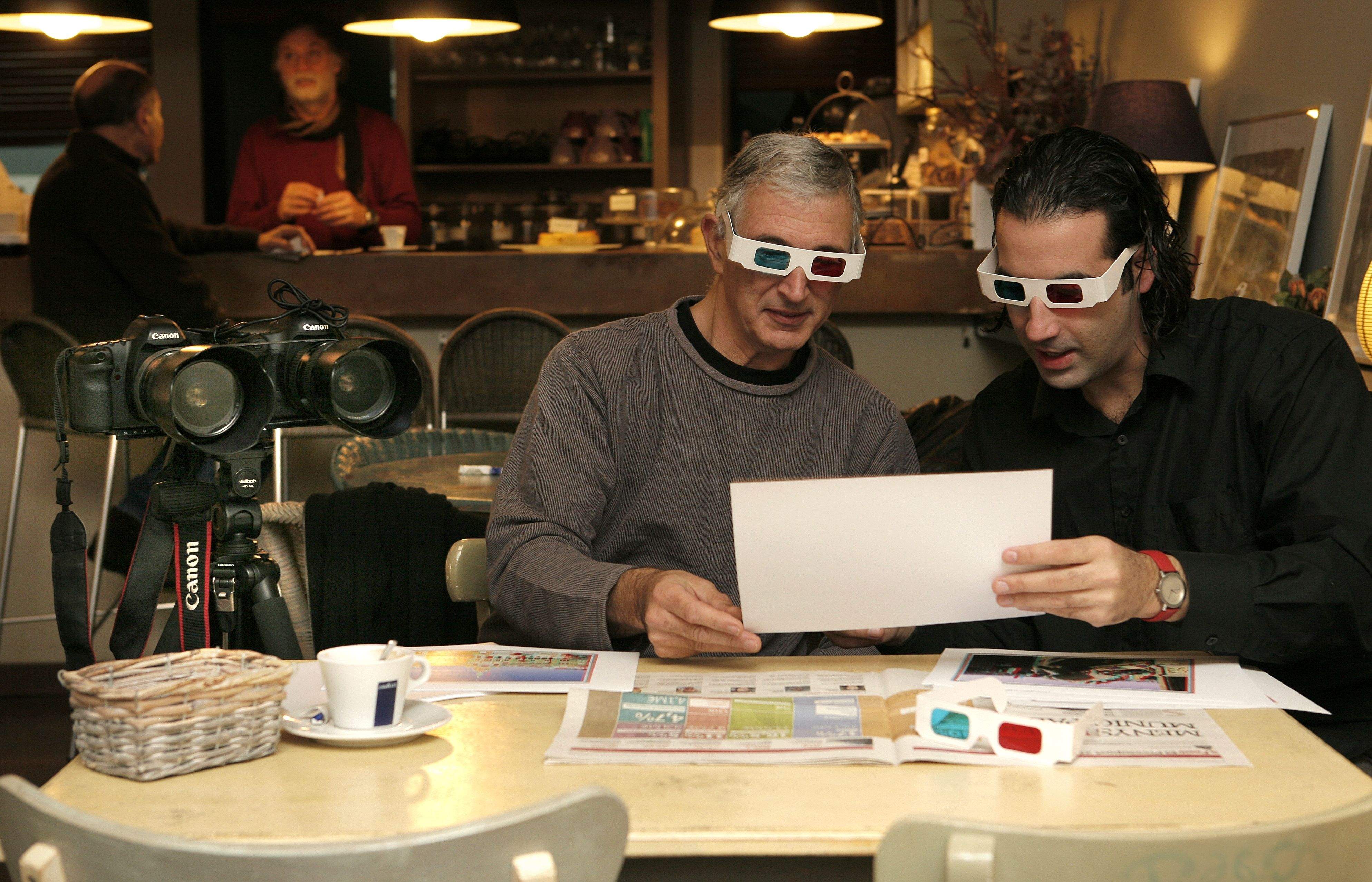 Robert Ramos ha fotografitat diferents racons de la ciutat en 3-D FOTO: Artur Ribera