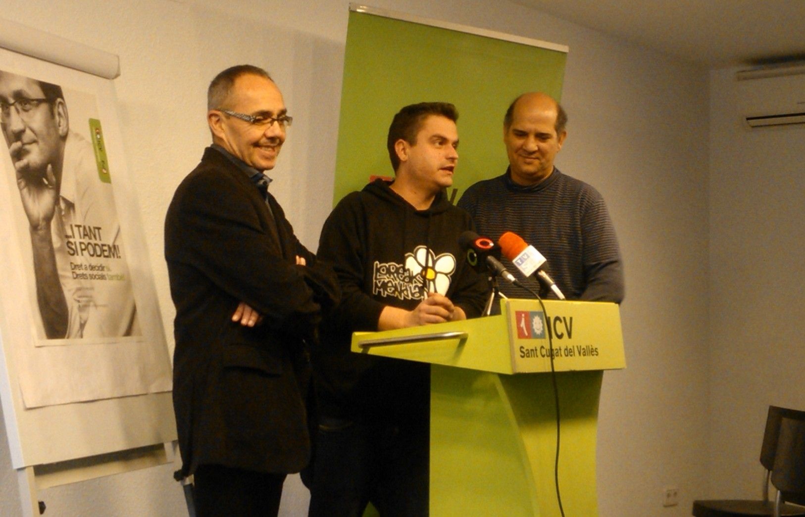 Coscubiela amb representant locals d'ICV FOTO: Cedida