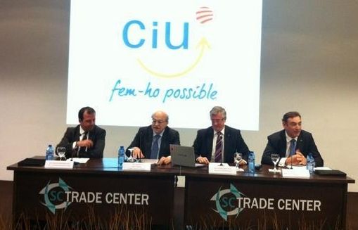 Mas-Colell al SC Trade Center ha parlat d'Economia i del dret a decidir FOTO: JR Armadàs