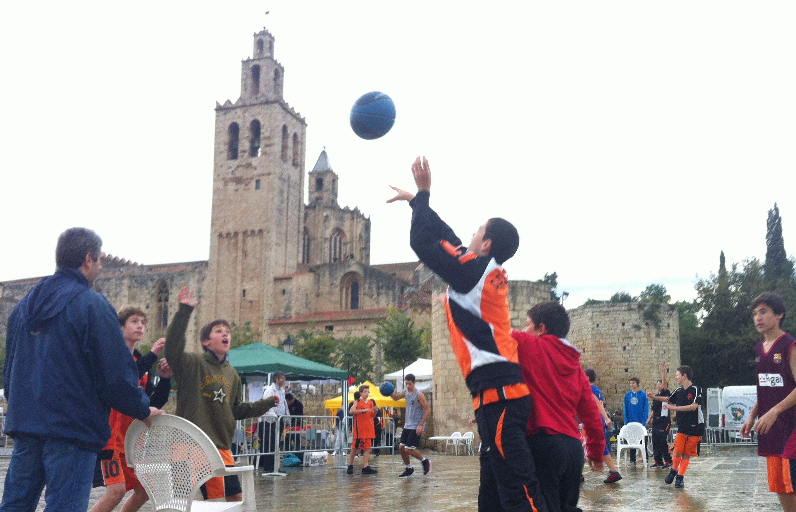 L'esport no ha faltat a la cita de les entitats FOTO: JR Armadàs