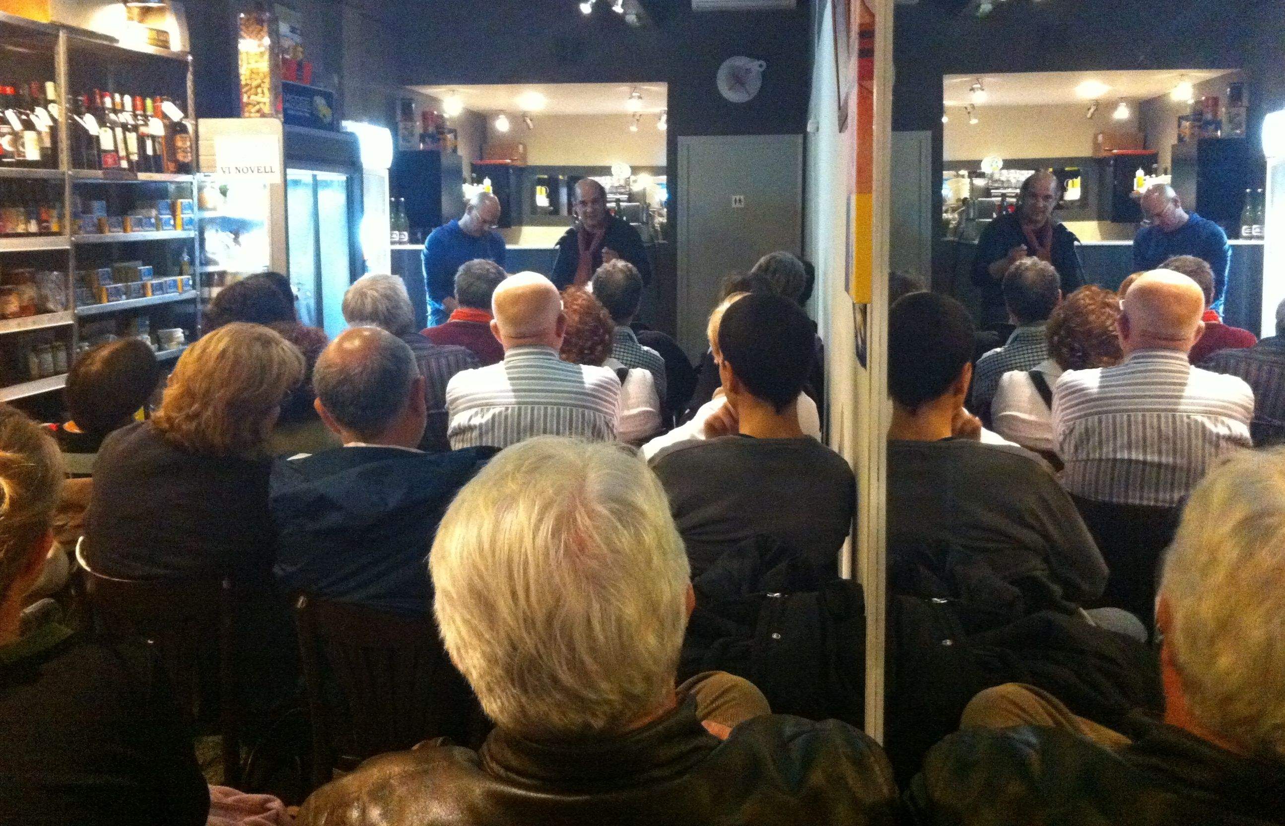 L'acte central de campanya a Sant Cugat s'ha fet a la taverna Can Vador.FOTO: M. Sagalés