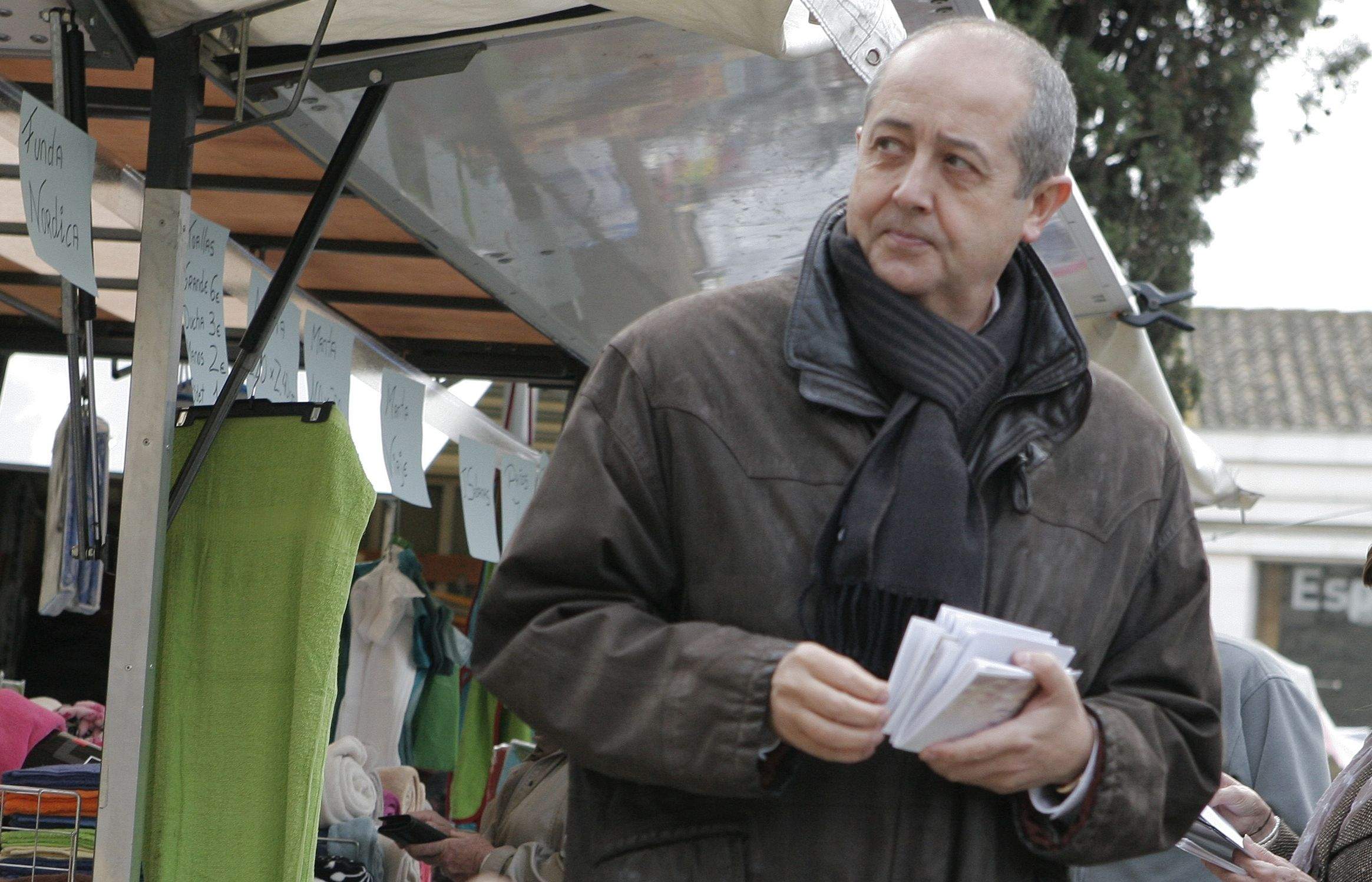 Felip Puig a la plaça d'Octavià FOTO: Artur Ribera