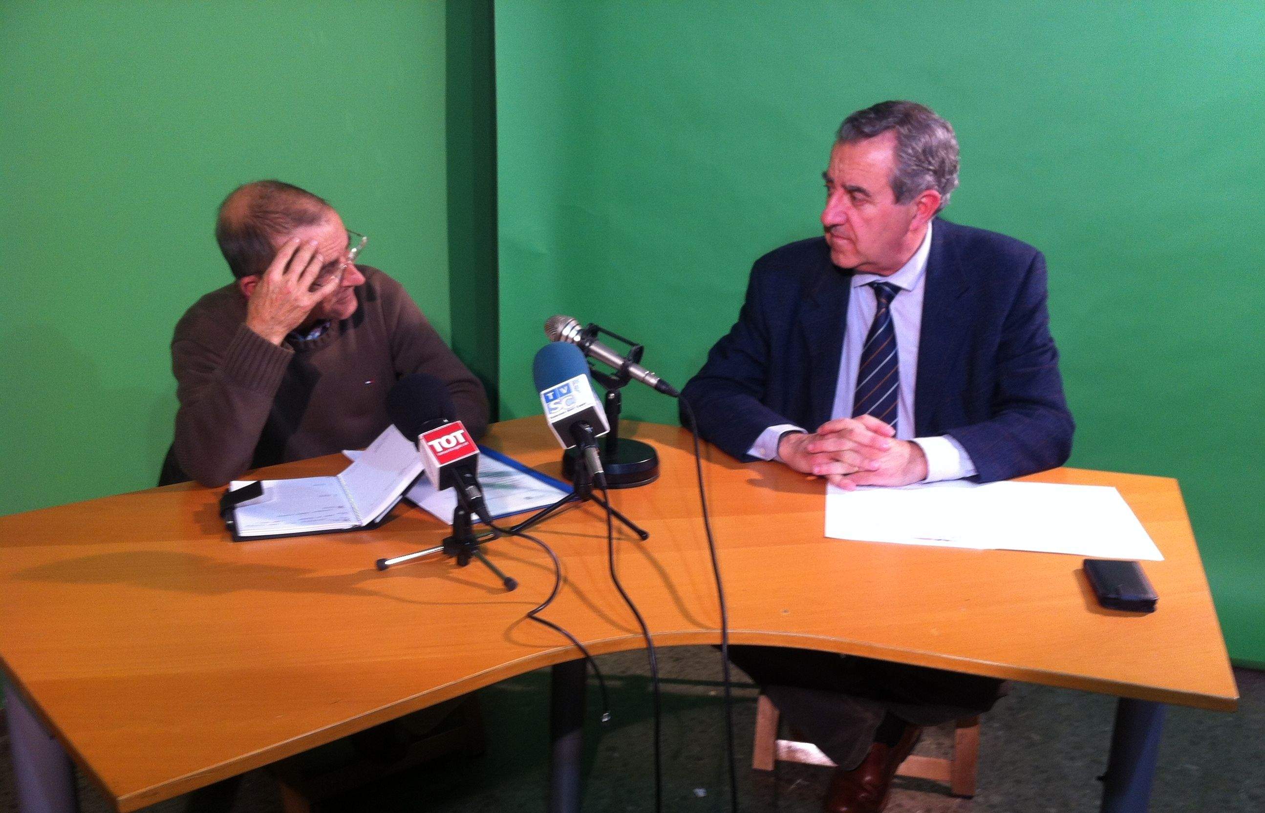 El president de la Federació d'Associacions de Veïns, Manel Sánchez i Jaume Massanés de la UASC. FOTO: Anna Mira