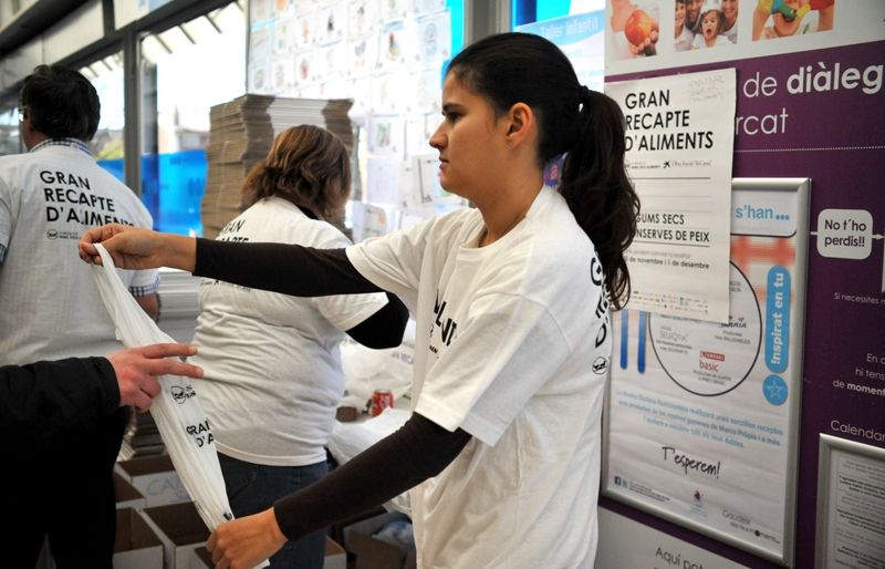 més de 300 voluntaris es distribuiran en els 18 punts de recollida. FOTO: Arxiu