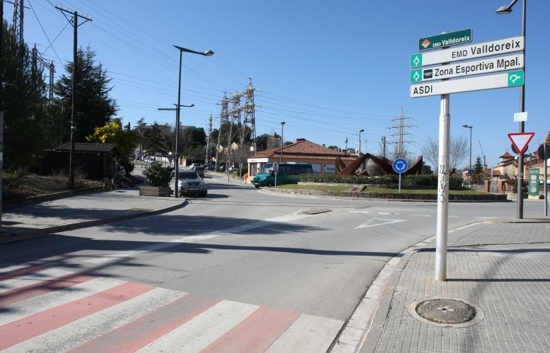 L'aparcament es farà darrere del quiosc de les flors de Can Cadena. FOTO: Lluís Llebot