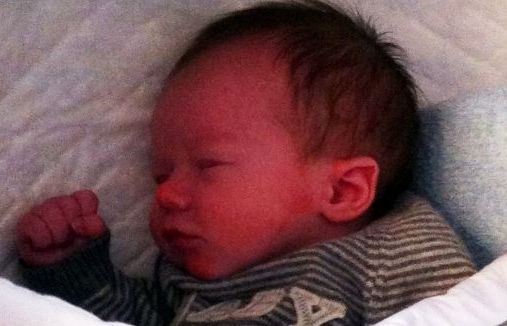 El petit Sergi moments després d'haver nascut a Capio Hospital General de Catalunya. FOTO: Victor Fernández