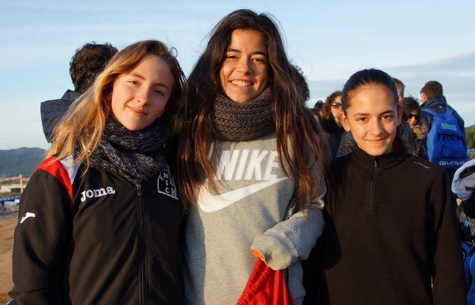 D'esquerre a dreta, Carla González, Andrea de Mas i Carla Ràfols. FOTO: J.J. VICO