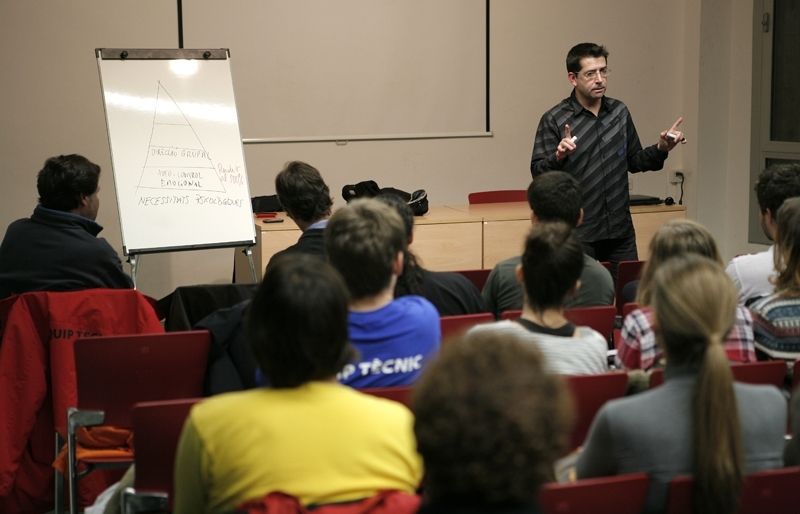 Pep Marí, durant la seva xerrada que es va allargar dues hores. FOTO: Artur Ribera