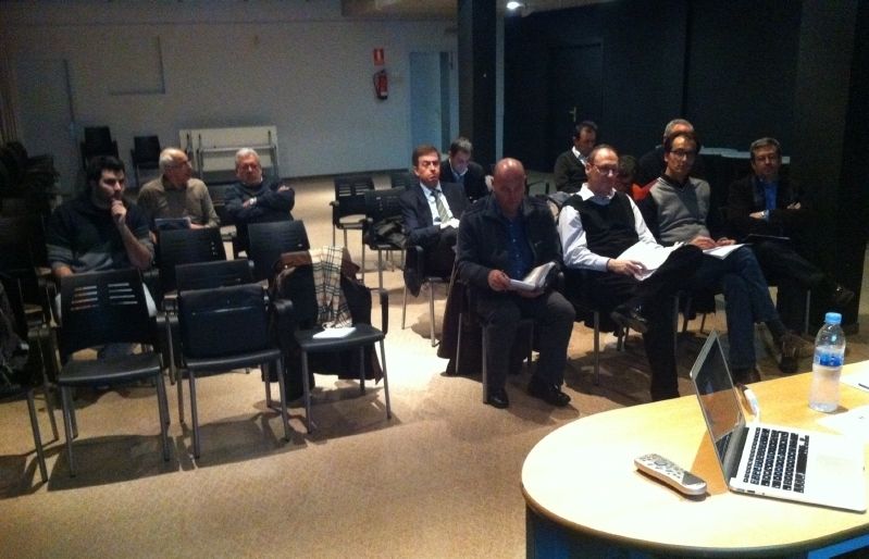 Els representants dels clubs assistents a l'assemblea extraordinària. FOTO: À.L.P.