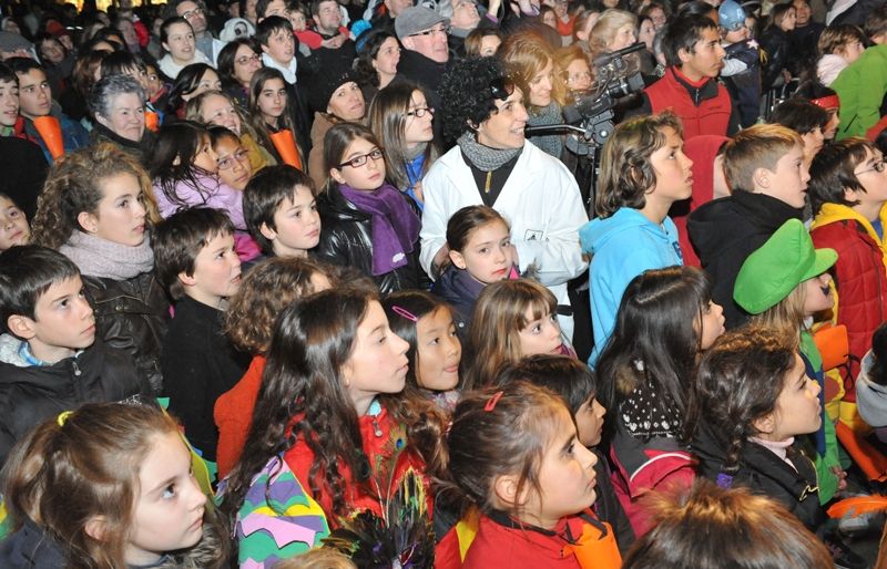 El concurs de comparses va omplir la plaça d'Octavià