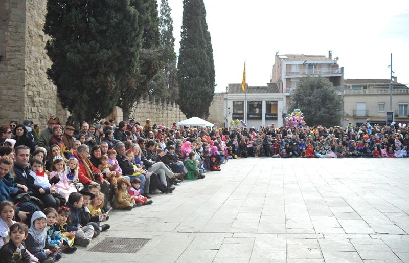 Aquest diumenge al matí la Plaça Octavià s'ha omplert de gom a gom per veure actuar a Les Gitanetes.