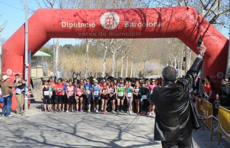Sortida d'una de les curses del 2012 de les 5 Milles Femenines de Valldoreix. FOTO: David Fernández
