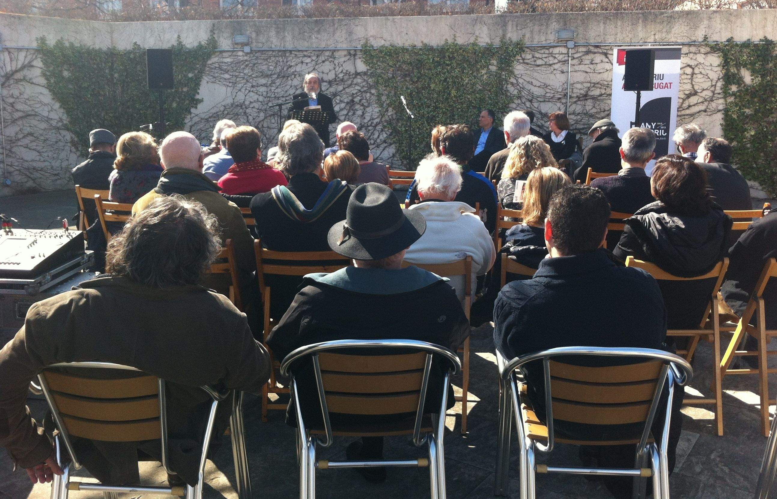 Instant de la intervenció de Balasc a la Biblioteca Gabriel Ferrater. FOTO: Mariona Sagalés