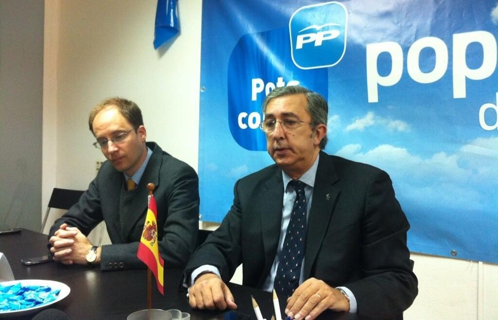 Benejam i Carreras durant la roda de premsa del PP. FOTO: Jr. Armadàs
