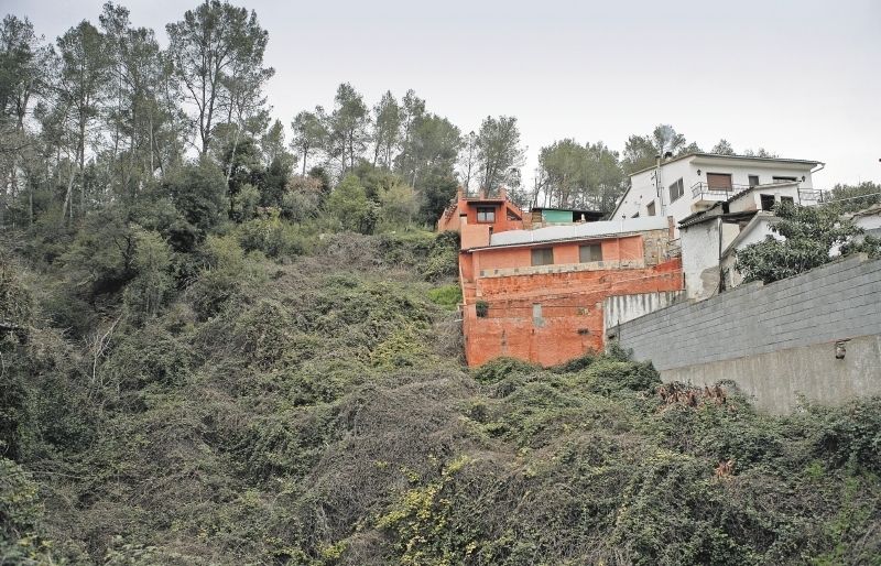 Les cases enmig de bosc, una peculiaritat de Collserola. FOTO: Artur Ribera