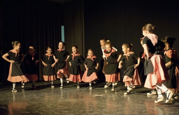 Els nens han ballat tot tipus de balls tradicionals FOTO: Amanda Bernal