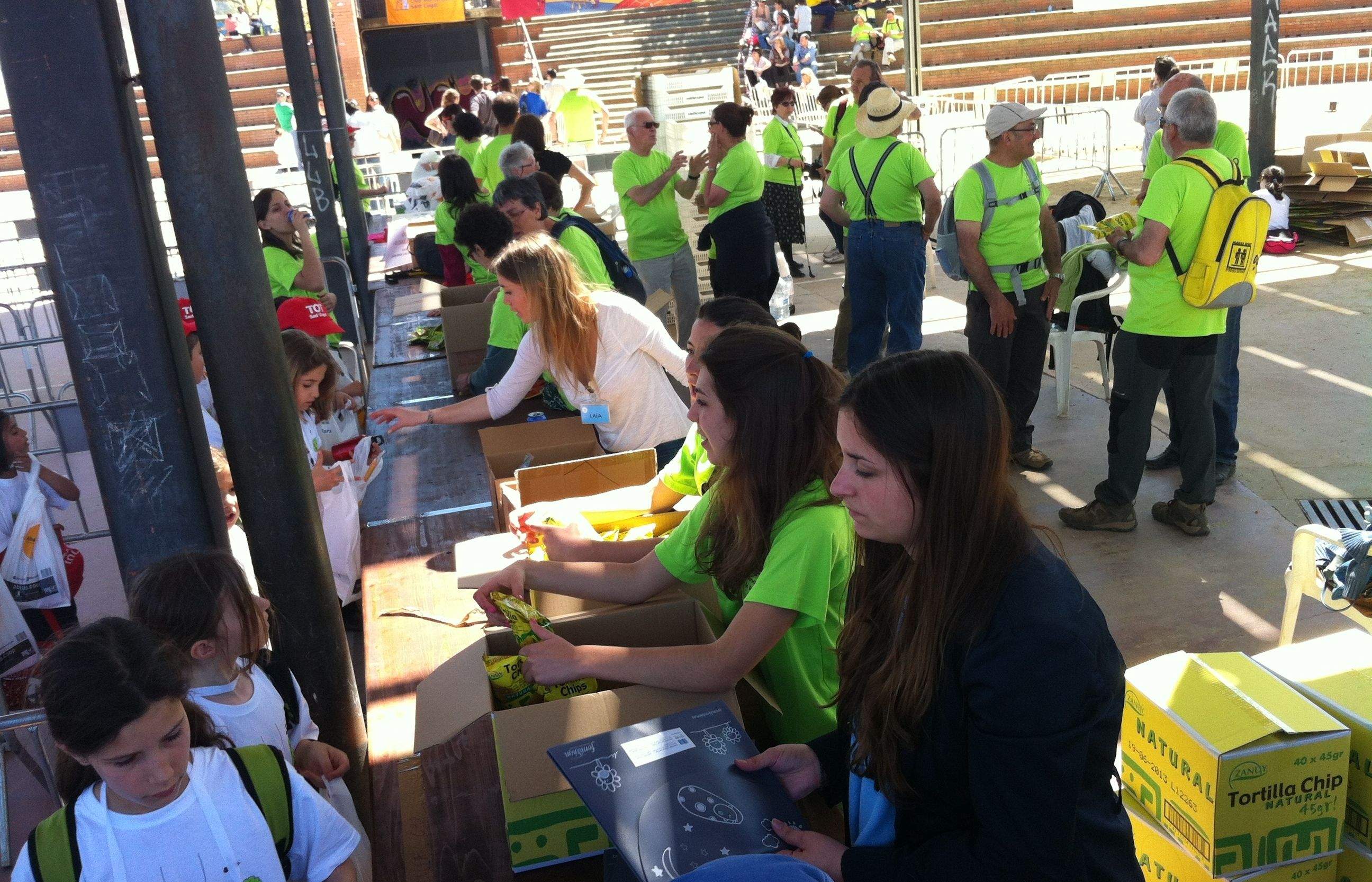 Els voluntaris del Club Muntanyenc fan possibla la prova FOTO: JR Armadàs