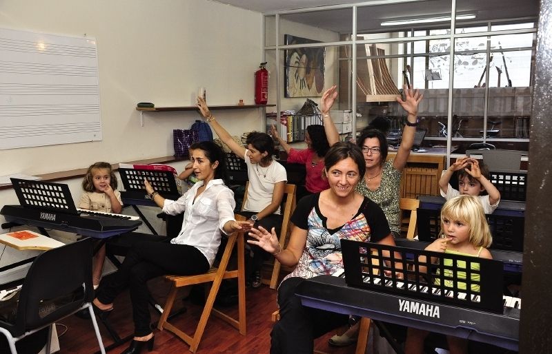 Apunta el teu nen a aprendre música de ben petit a l'Escola Jordi Ricomà