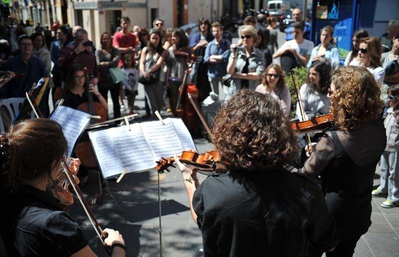 L'octet de corda de l'Escola Fusió ha interpretat dues peces. FOTO: Amanda Bernal