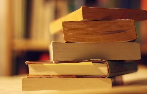 Tan sols cal visitar una de les oficines per portar un llibre.