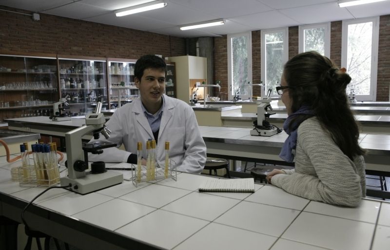 Lázaro vol estudiar medicina quan acabi el batxillerat. FOTO: Artur Ribera