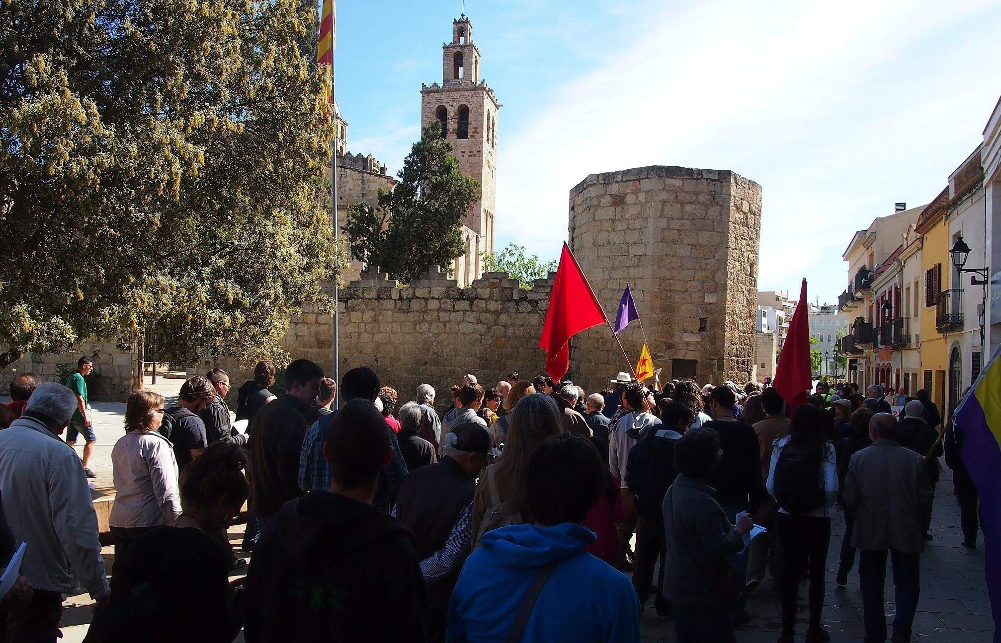Durant el recorregut s'han entonat cançons en defensa dels drets de les persones. FOTO: C.Caballé