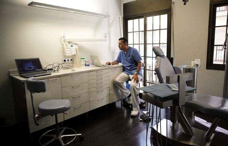 Clínca Dental Valls: Treballem perquè la gent se senti a gust i perquè confiïn amb nosaltres: els oferim un tracte personalitzat