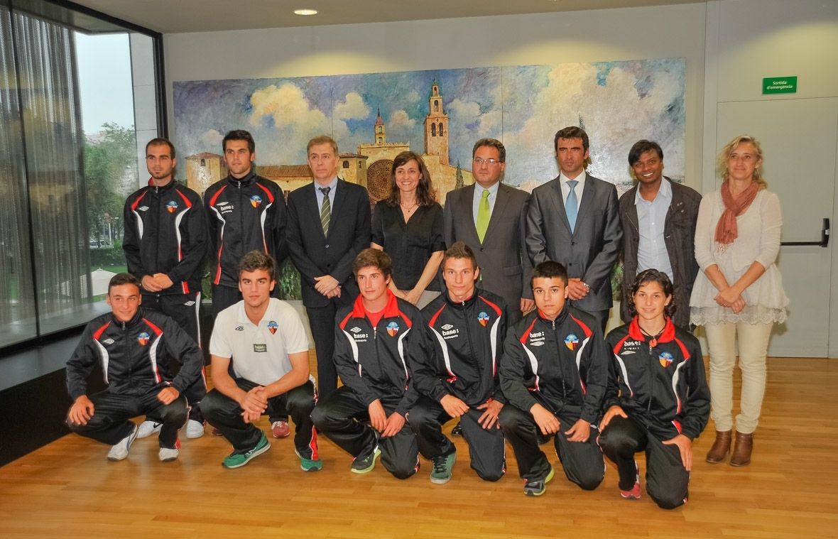 Foto de família, a la presentació del campus. FOTO: Localpres