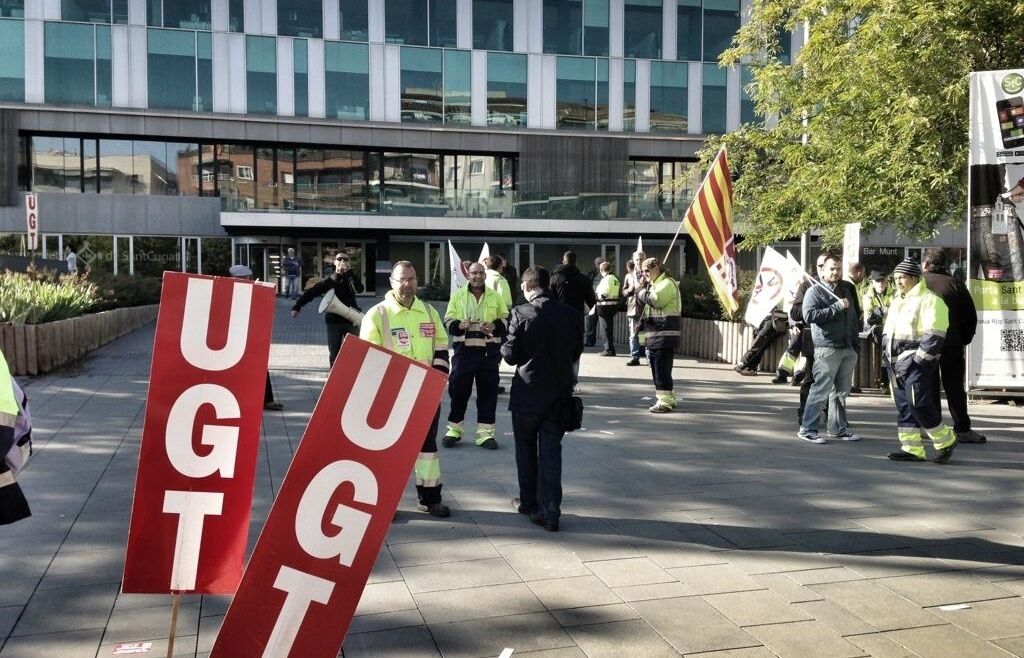 Treballadors de Valoriza davant l'ajuntament en unes protestes de fa un parell d'anys. FOTO: Laura Grau