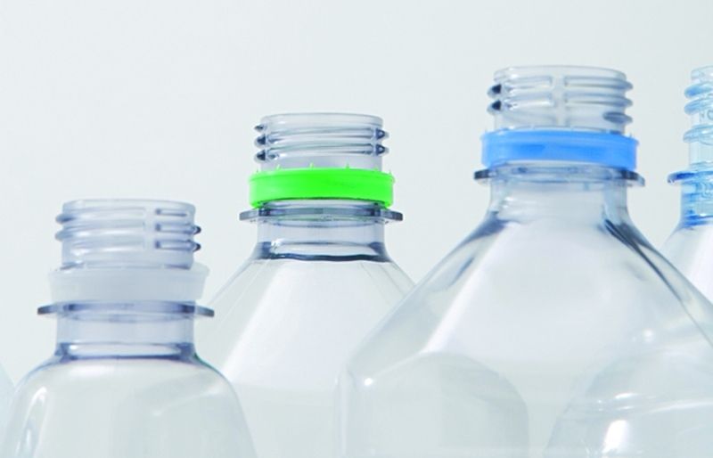 Ampolles de plàstic. FOTO: Arxiu