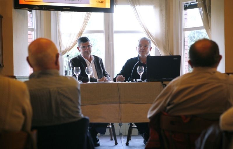 El Mesón ha acollit la 'Tertúlia amb amics'. FOTO: Artur Ribera